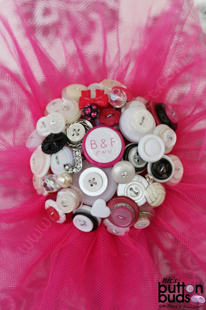 Ity Bity Button Bouquet