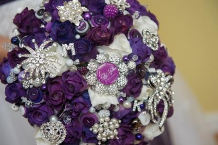 Artifical Flowers & Brooches